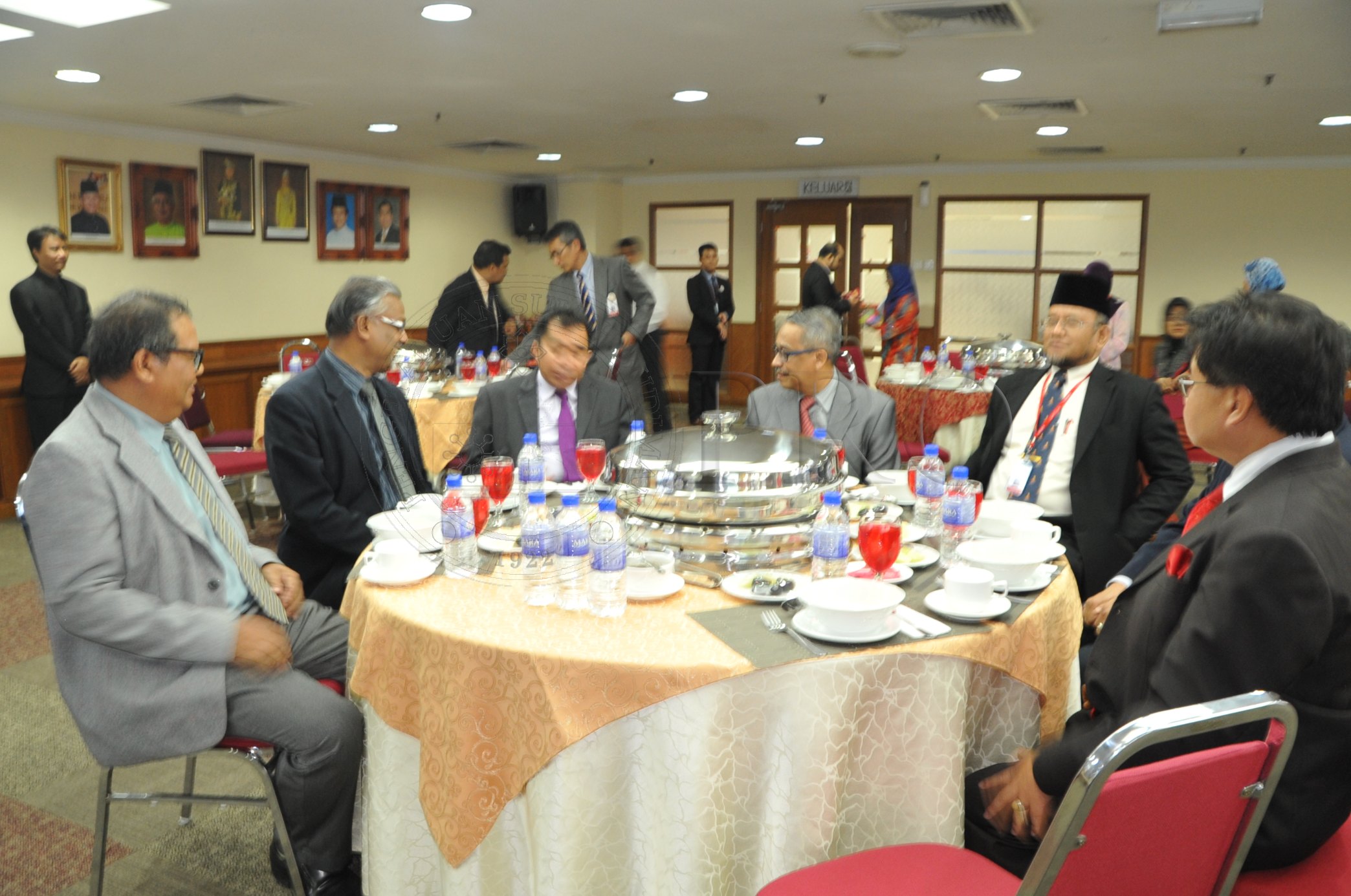 PRO 14 37 MARA PRO 4663